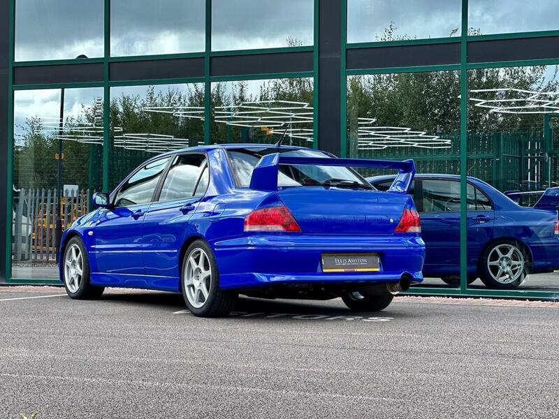 Mitsubishi Lancer view 2
