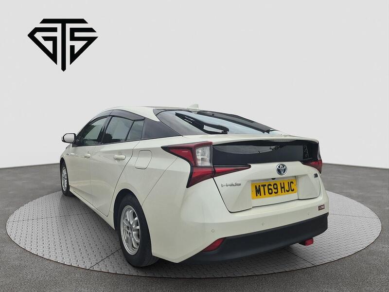 Toyota Prius view 5