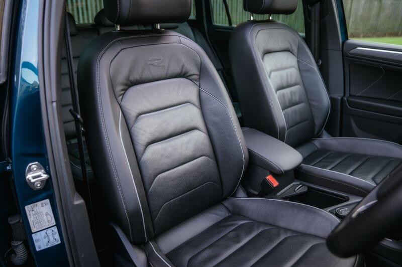Volkswagen Tiguan view 4