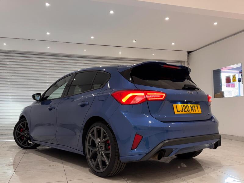 Ford Focus view 2