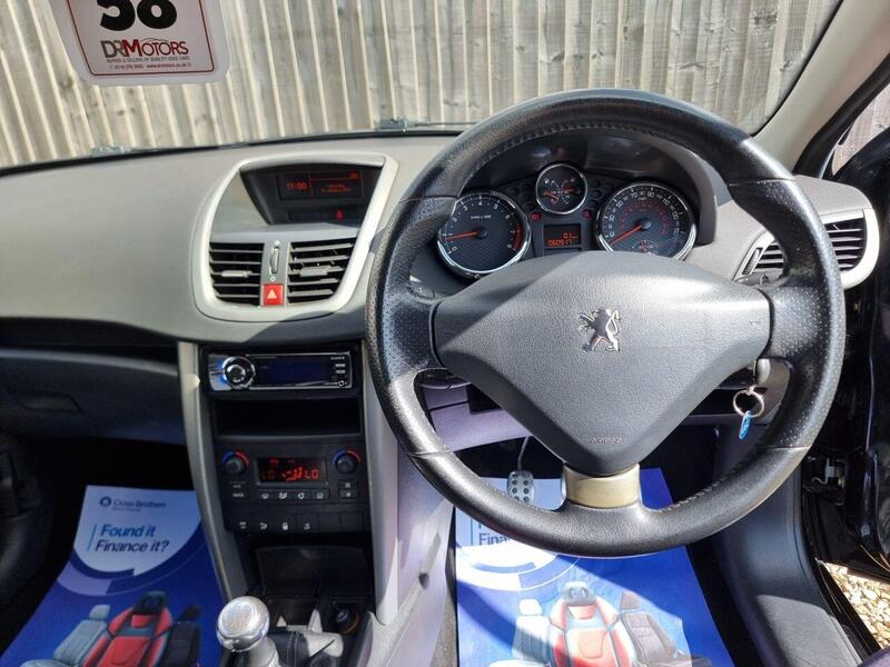 Peugeot 2008 view 6