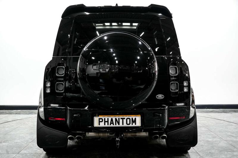 Land Rover Defender 90 view 4