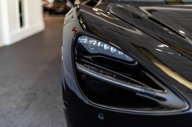 Mclaren 720s view 3