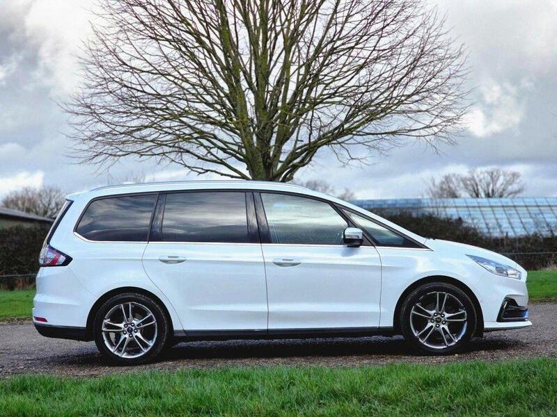 Ford Galaxy view 3