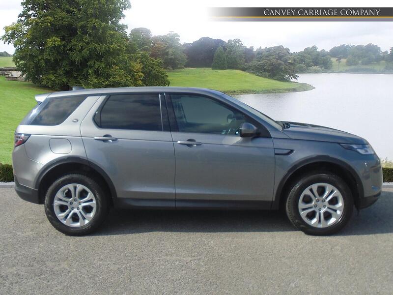 Land Rover Discovery Sport view 5