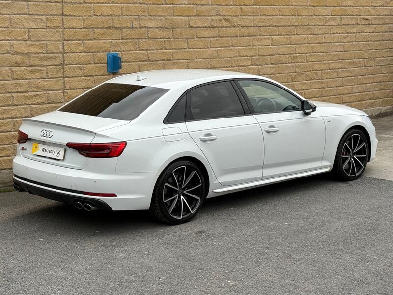 Audi S4 view 7