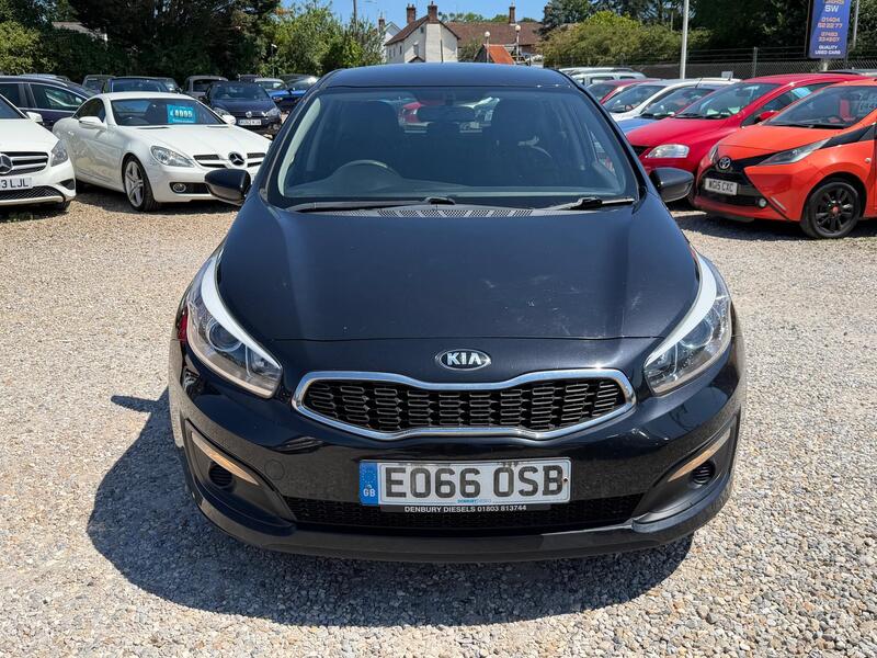 Kia Ceed view 3