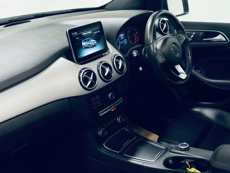 Mercedes-Benz B Class view 4
