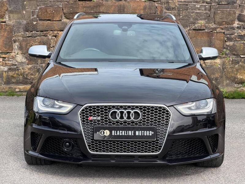 Audi RS4 view 2