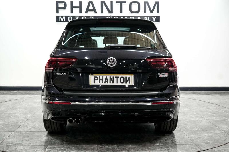 Volkswagen Tiguan view 4