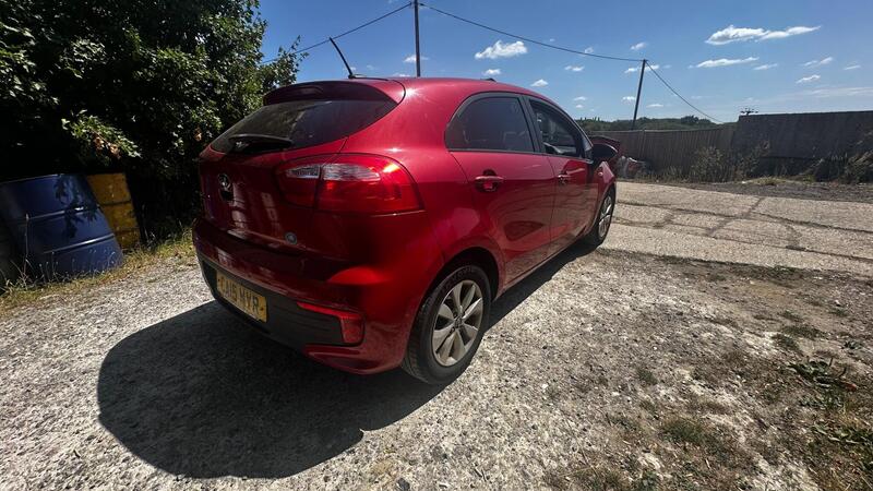 2015 Kia Rio — photo 8