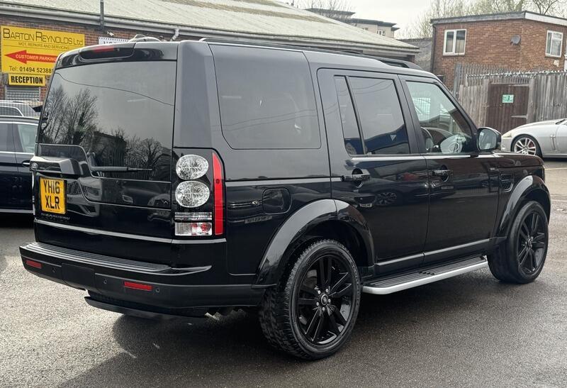 Land Rover Discovery 4 view 5