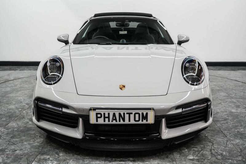 Porsche 911 view 5