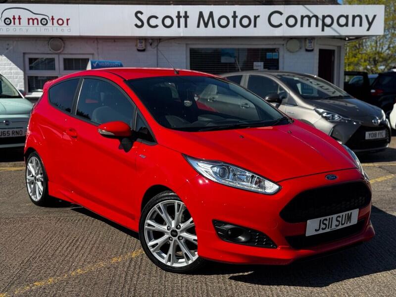 2017 Ford Fiesta in Red for sale