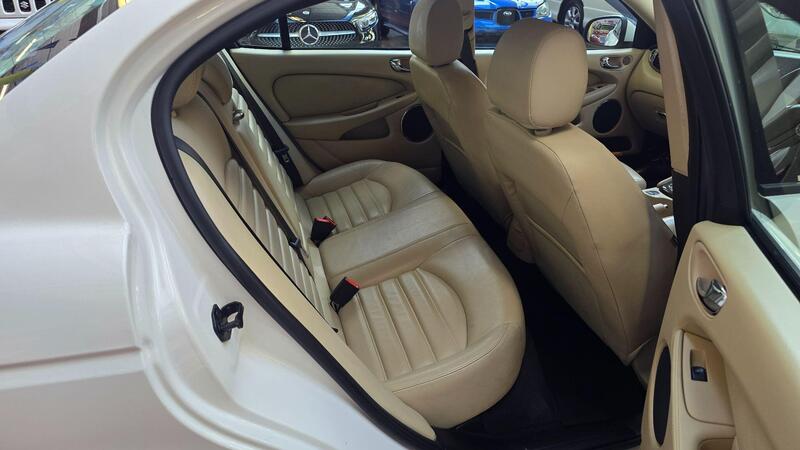 Jaguar X-Type view 5