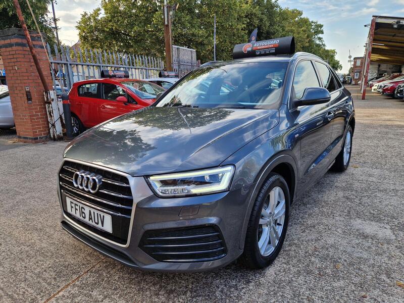 Audi Q3 main image