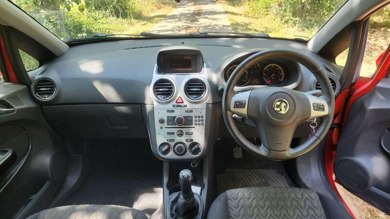 2013 Vauxhall Corsa — photo 17