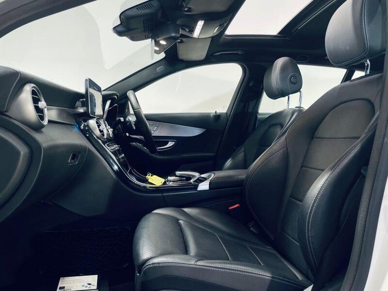 Mercedes-Benz C Class view 4