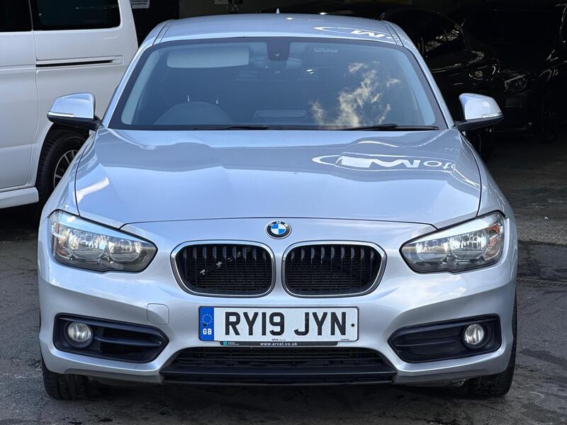 BMW 1 Series view 3