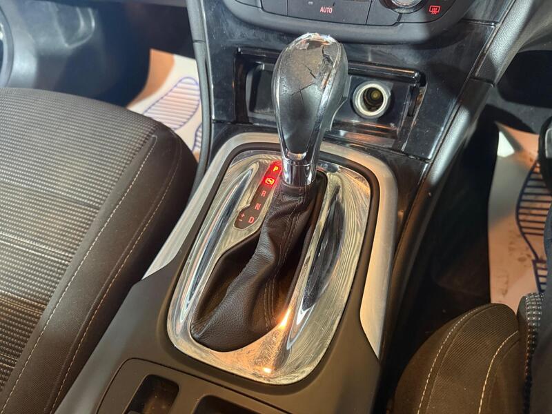 2011 Vauxhall Insignia — photo 20