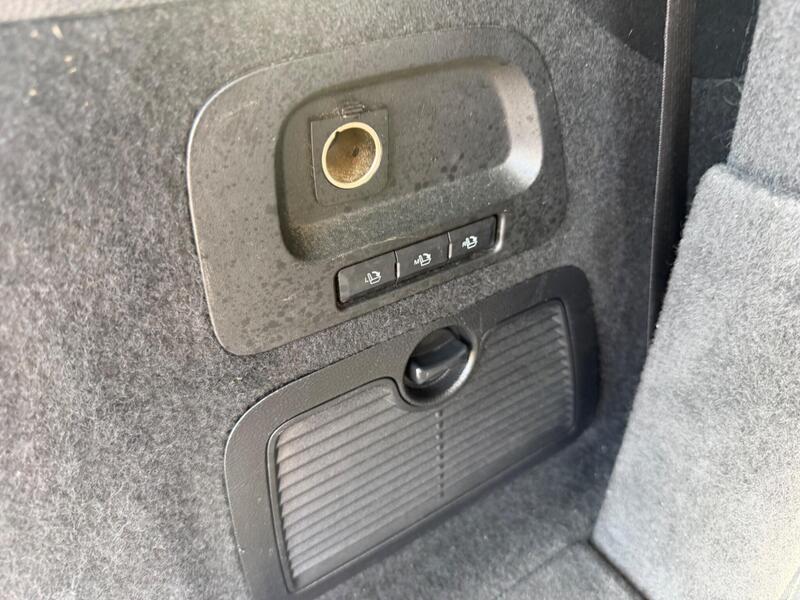 Ford Galaxy view 4
