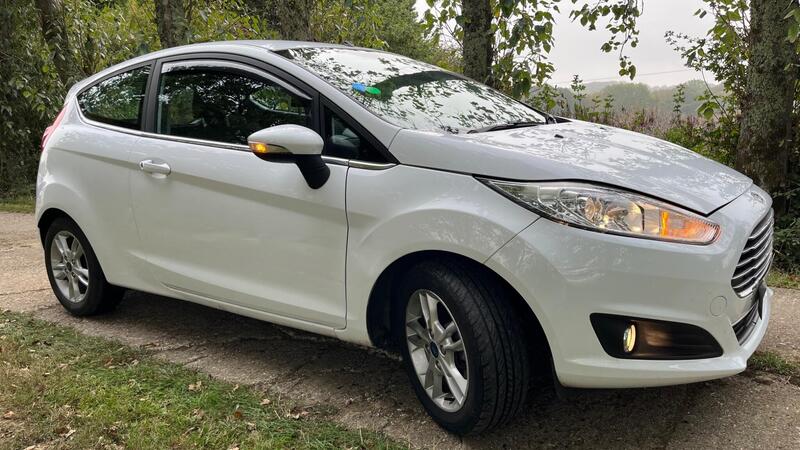 2015 Ford Fiesta — photo 13