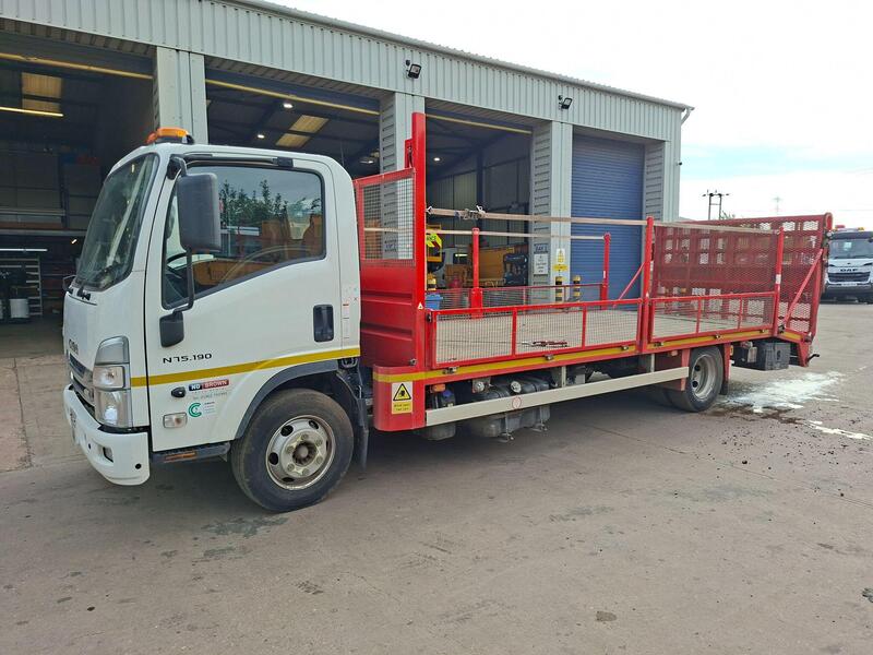 Isuzu N75 190  7.5T Beavertail