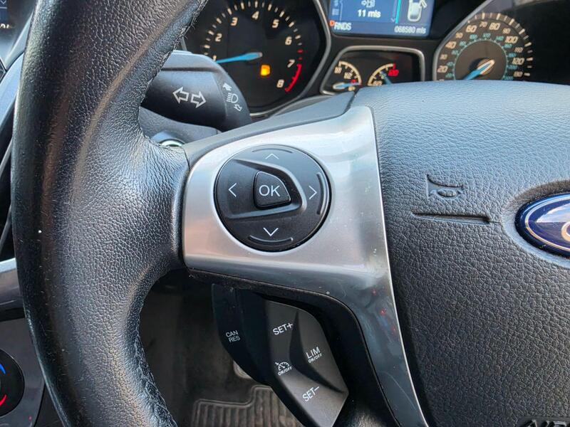 Ford Focus 1.6 Titanium Navigator Powershift Euro 5 5dr thumbnail 32