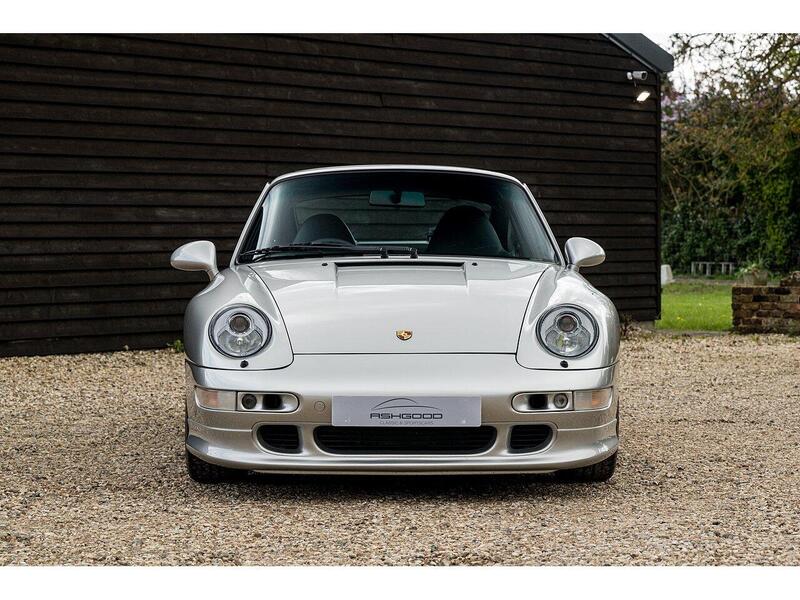Porsche 911 view 3