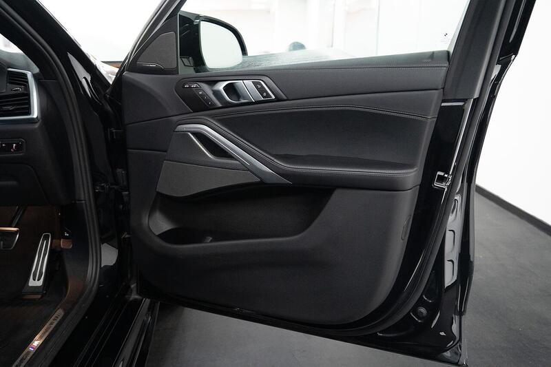 BMW X6 view 6
