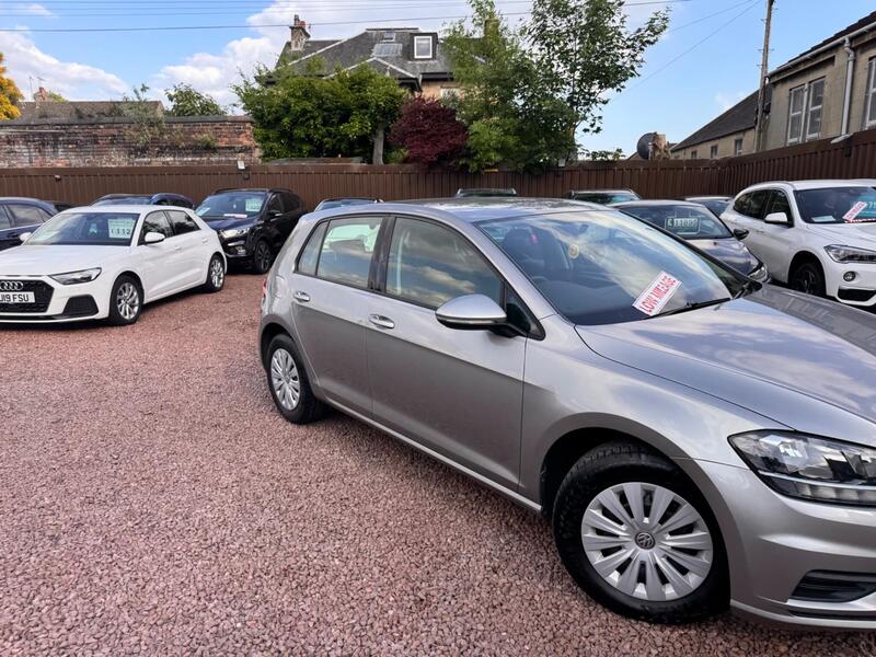 Volkswagen Golf view 5