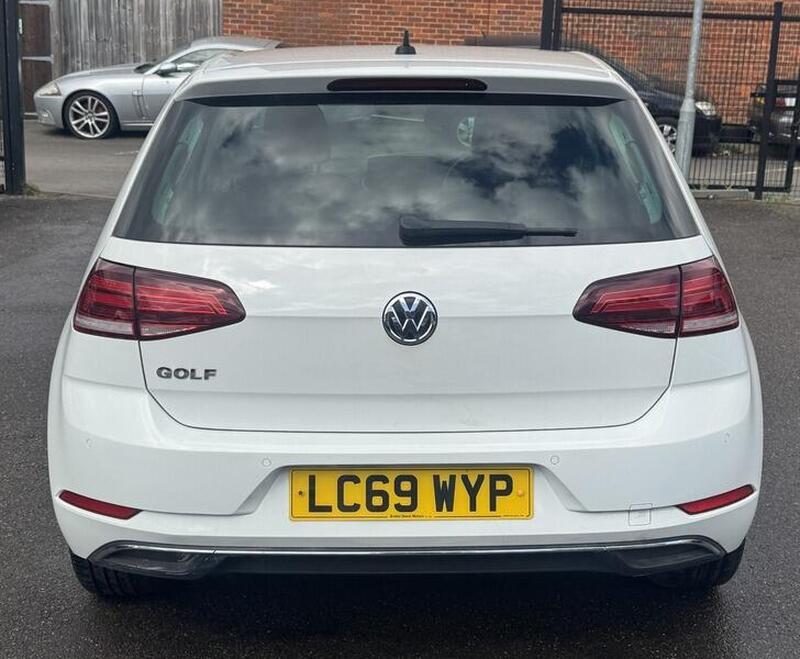 Volkswagen Golf view 4