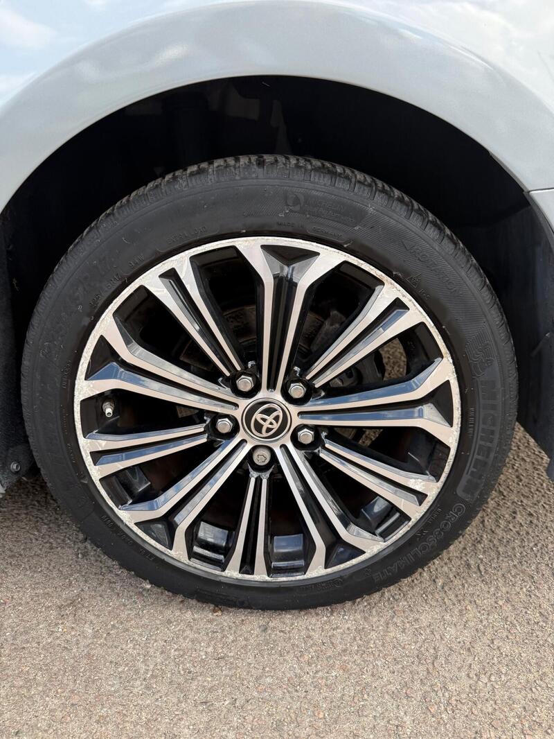 Land Rover Range Rover Velar view 7