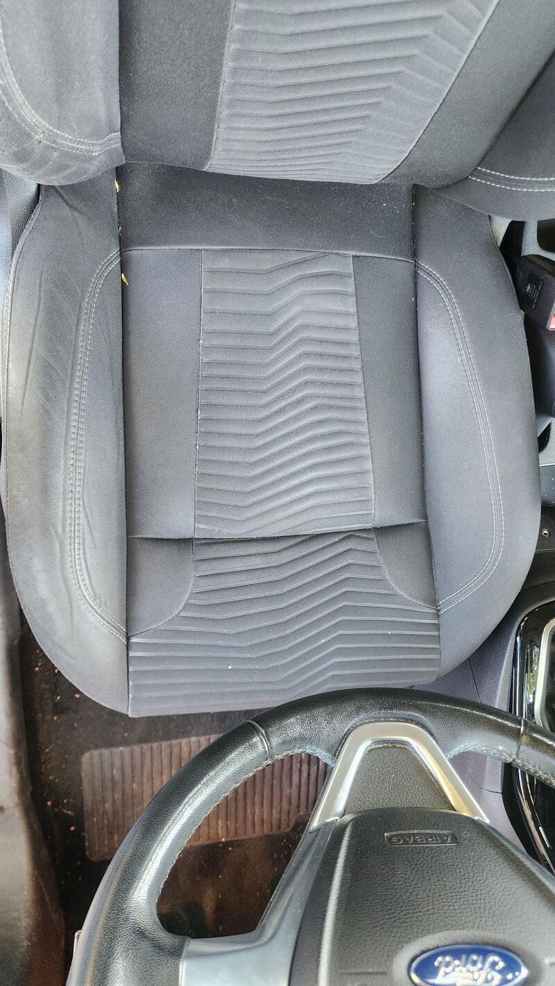 2015 Ford Fiesta — photo 47