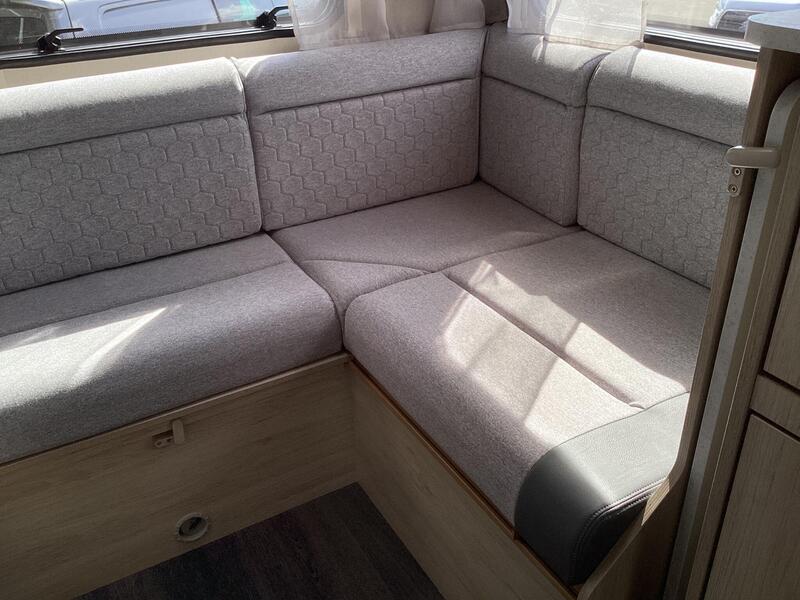 Auto-Trail Expedition C72 — image 20