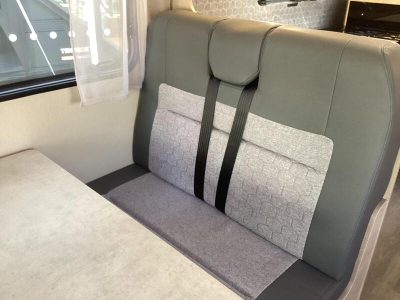 Auto-Trail Expedition C71 — image 9