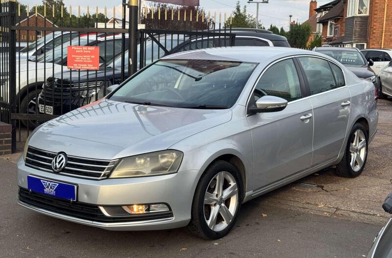 Volkswagen Passat view 6