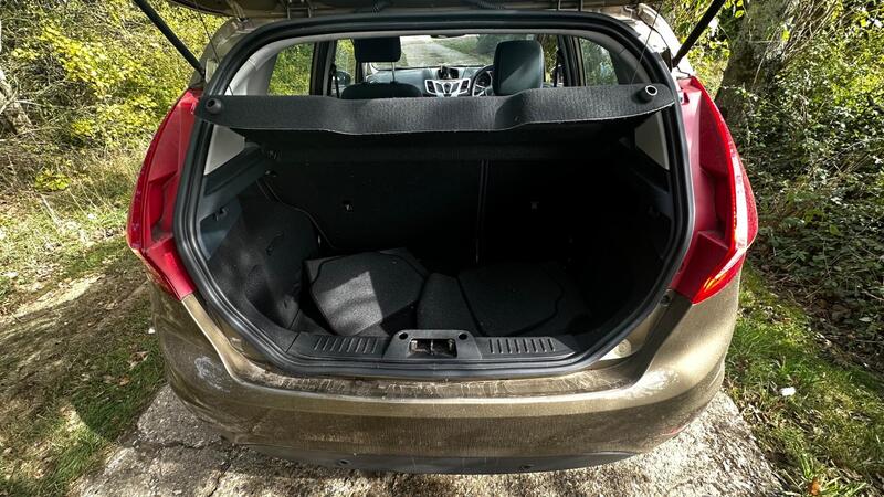 2012 Ford Fiesta — photo 5