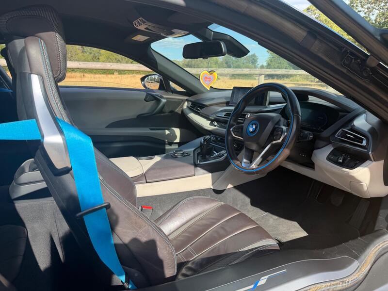 BMW I8 view 2