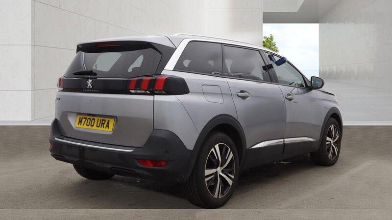 Peugeot 5008 view 4