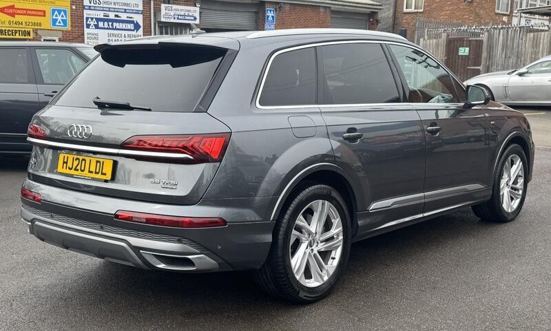 Audi Audi Q7 view 5