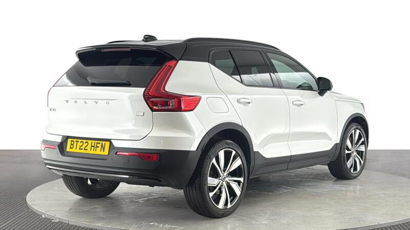 Volvo XC40 view 4