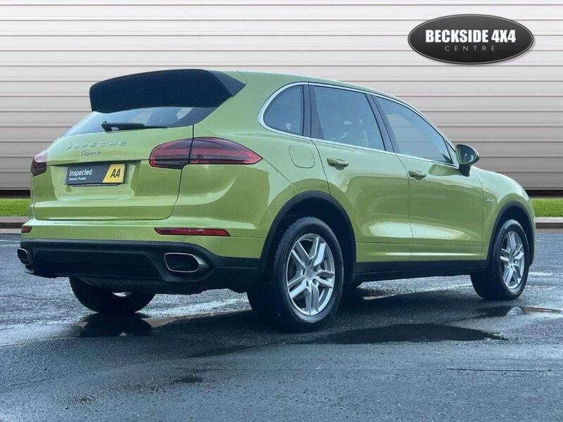 Porsche Cayenne view 3