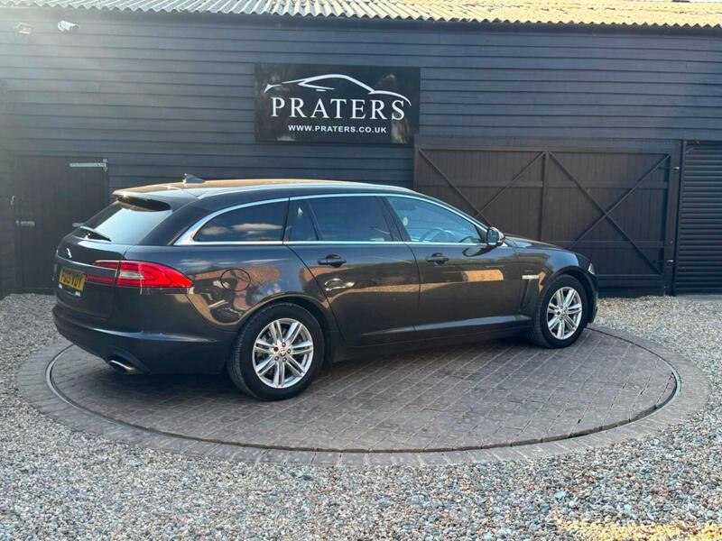 Jaguar XF view 7