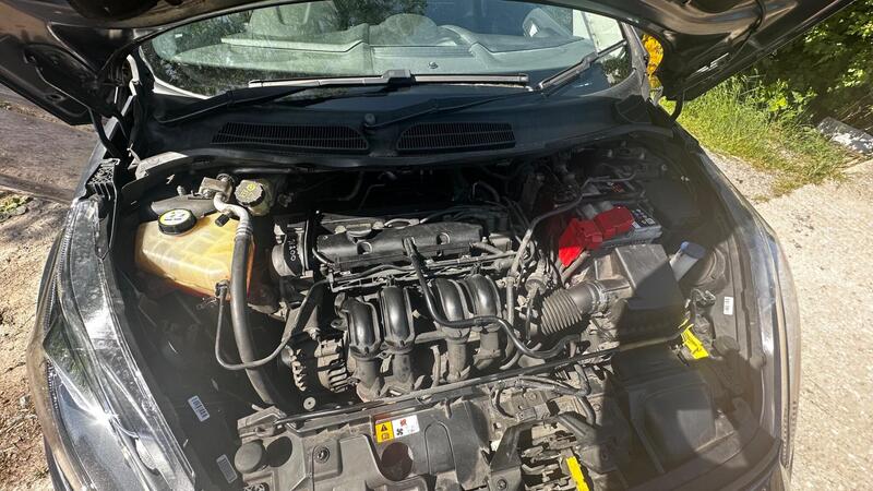 2014 Ford Fiesta — photo 11
