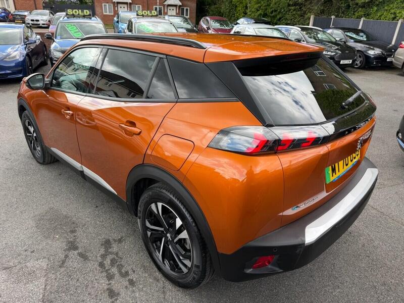 Peugeot E-2008 view 7