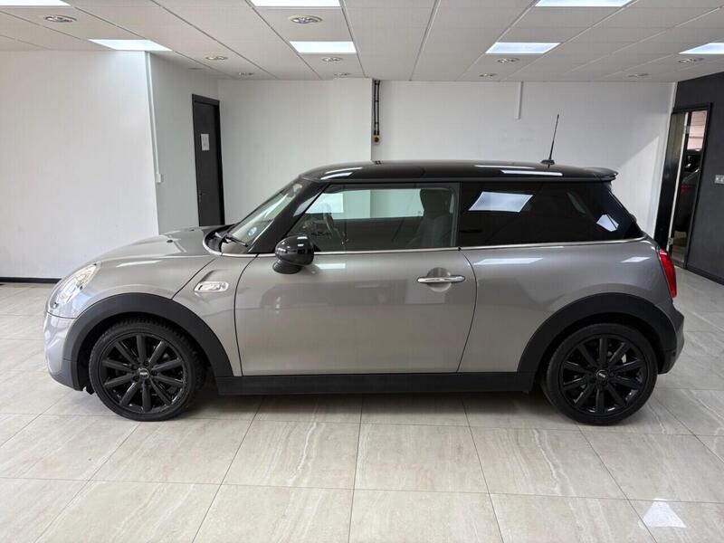 Mini Hatch view 6