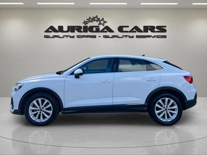 Audi Q3 view 7