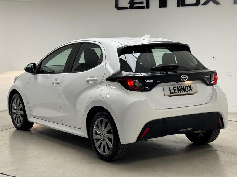 Toyota Yaris view 4
