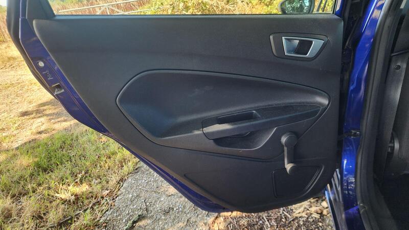 2015 Ford Fiesta — photo 41